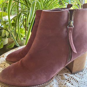 Women's/ Juniors  Waterproof  Plumb Color Ankle Boots,  Women's Size 9